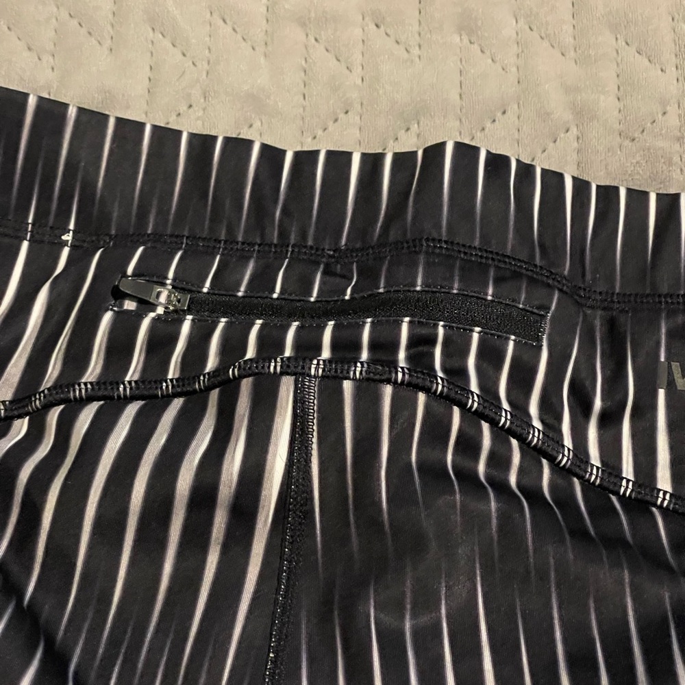 Ivy park workout leggings women’s size large NWOT black/gray - Picture 3 of 8